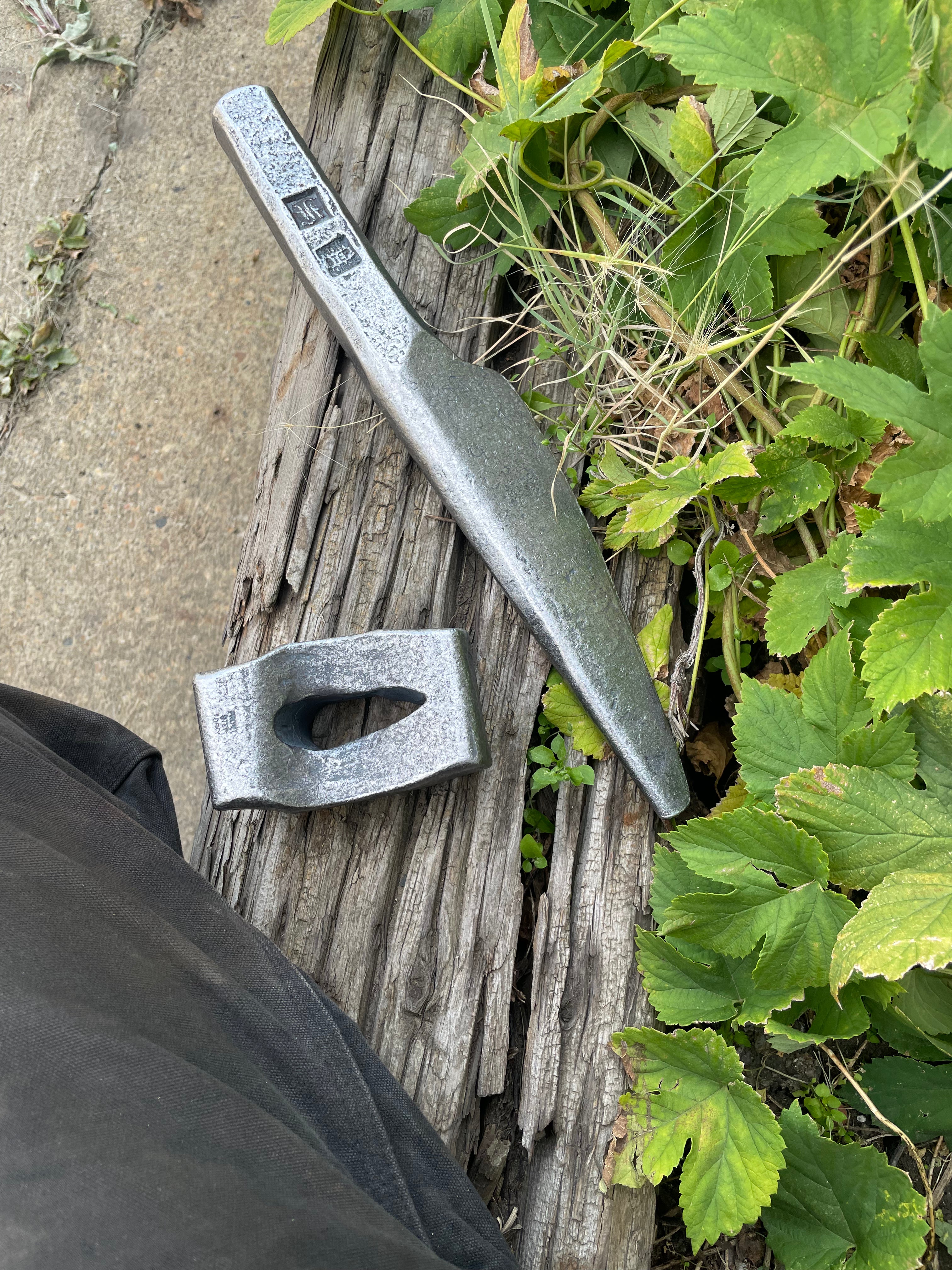Axe bolster and drift