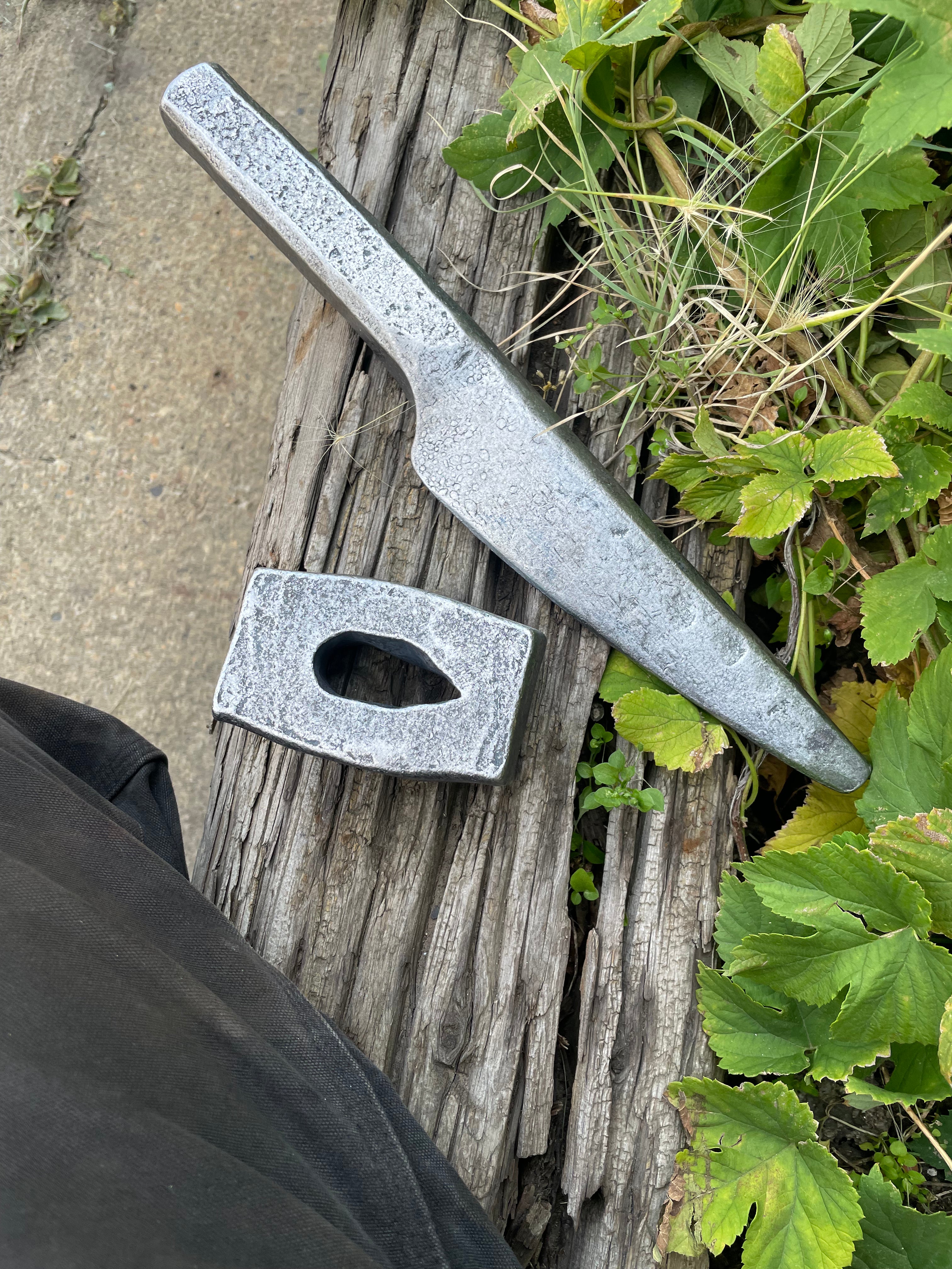 Axe bolster and drift