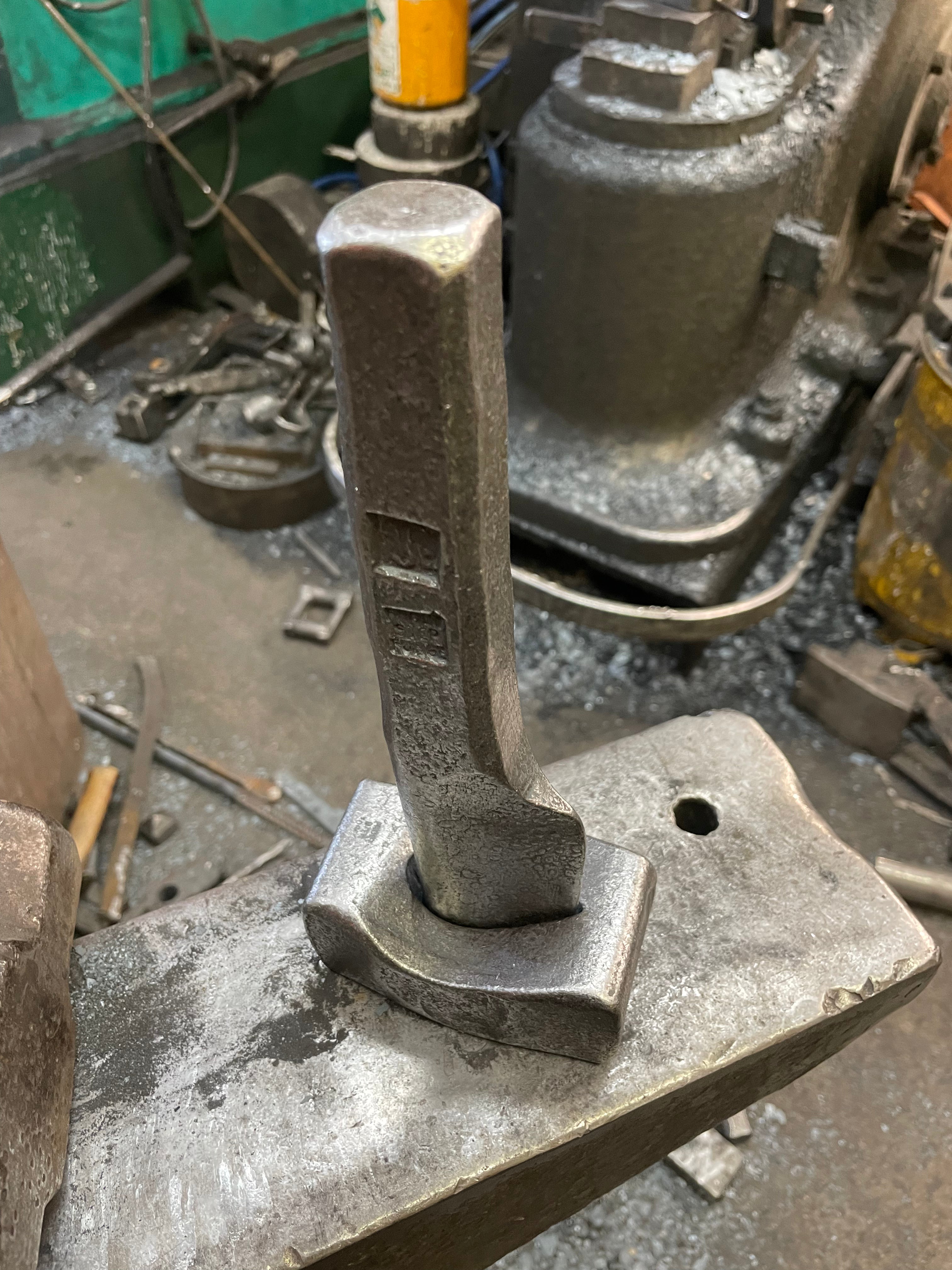 Axe bolster and drift