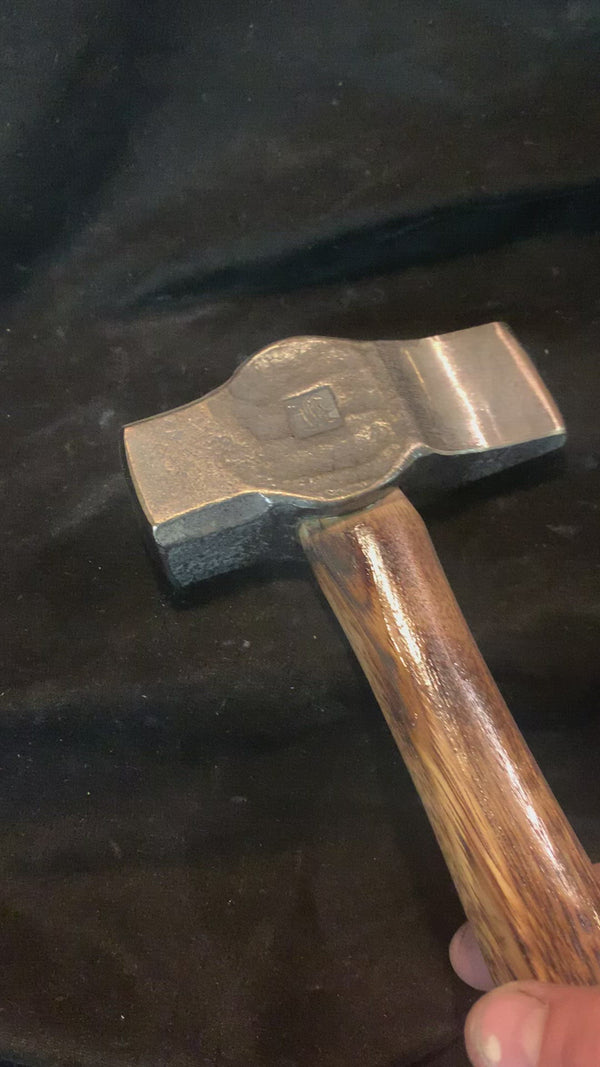 Straight peen hammer