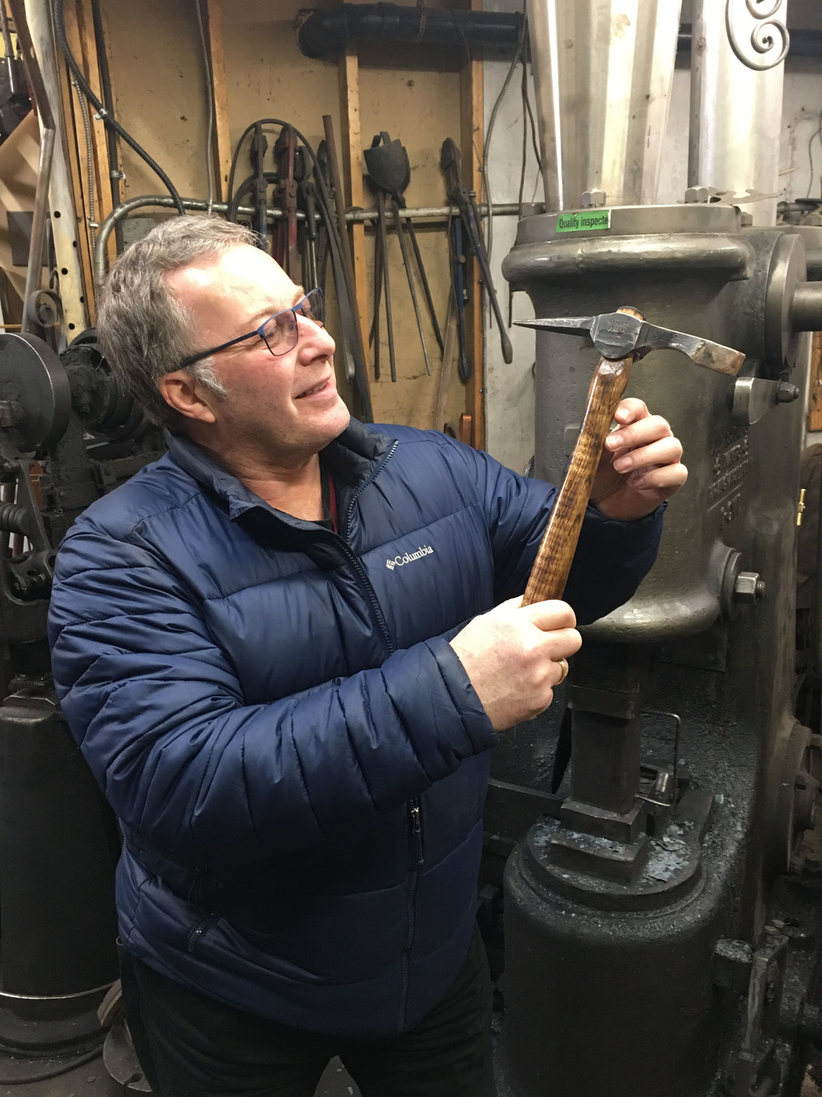 Chipping hammer