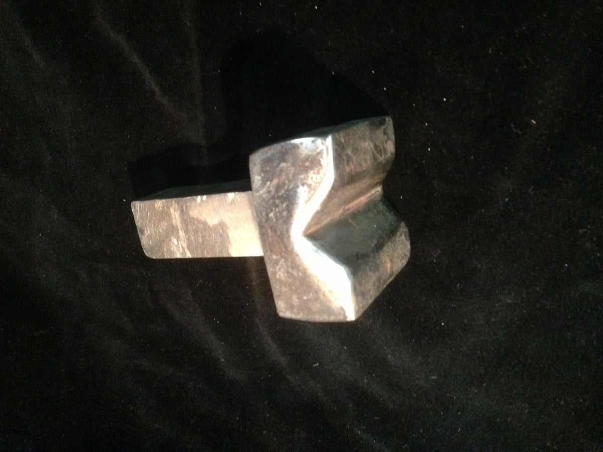 V shaped swage block