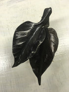 Double leaf cabinet knob