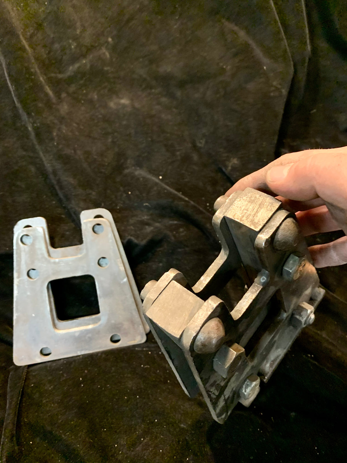 Guillotine fullering guides