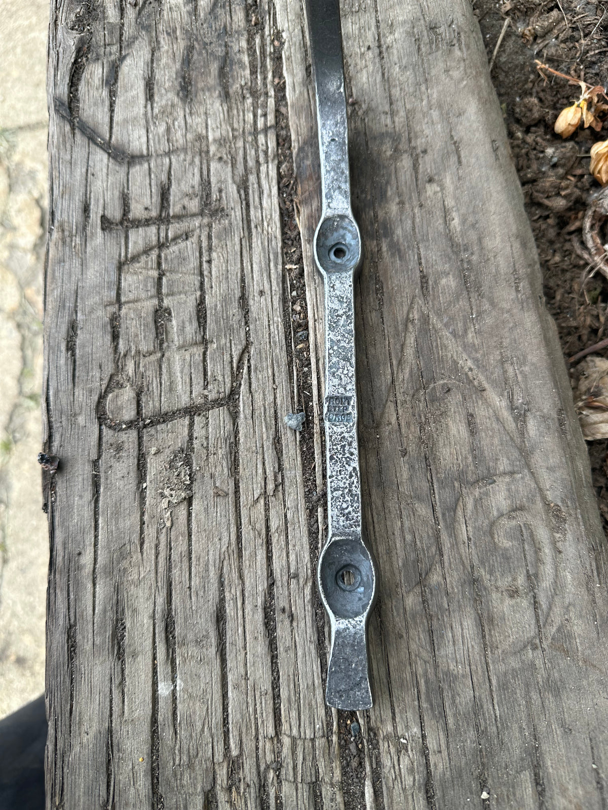 Hanger bracket
