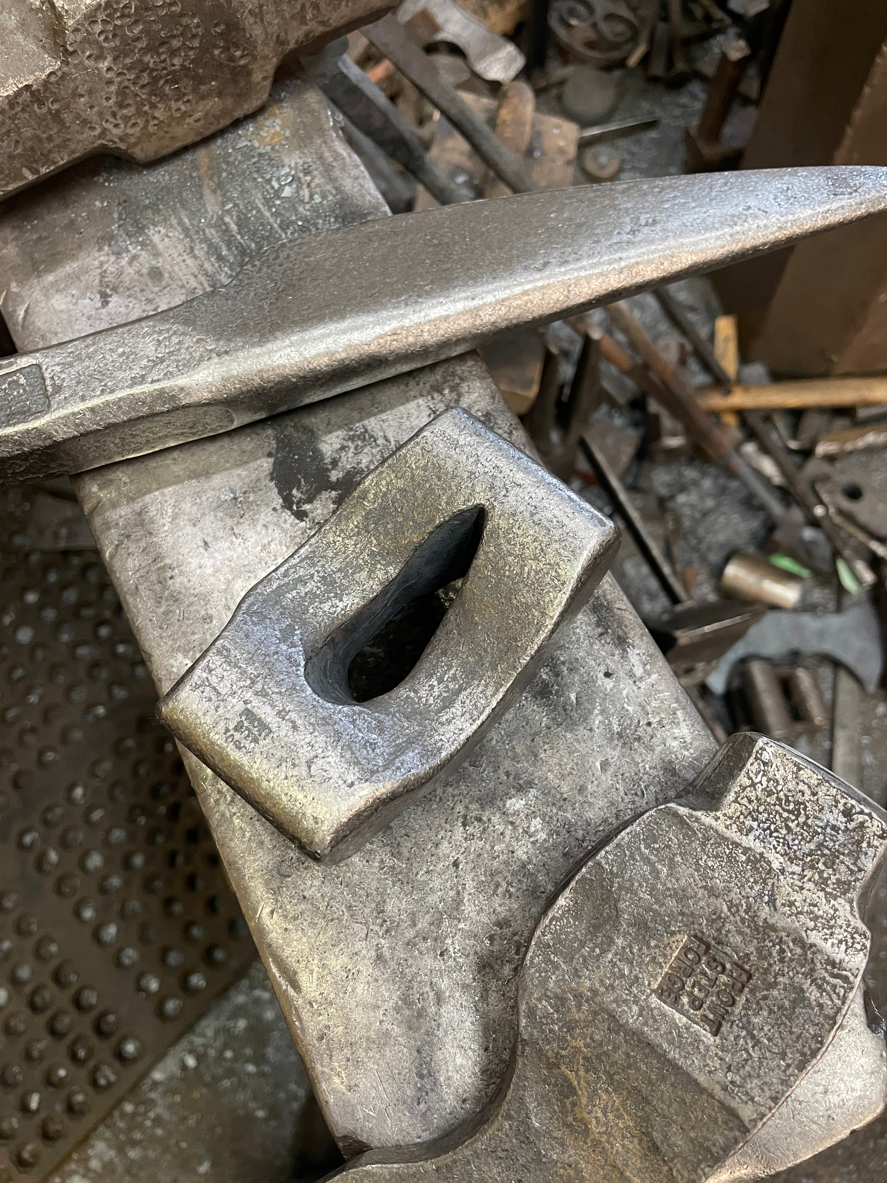 Axe bolster