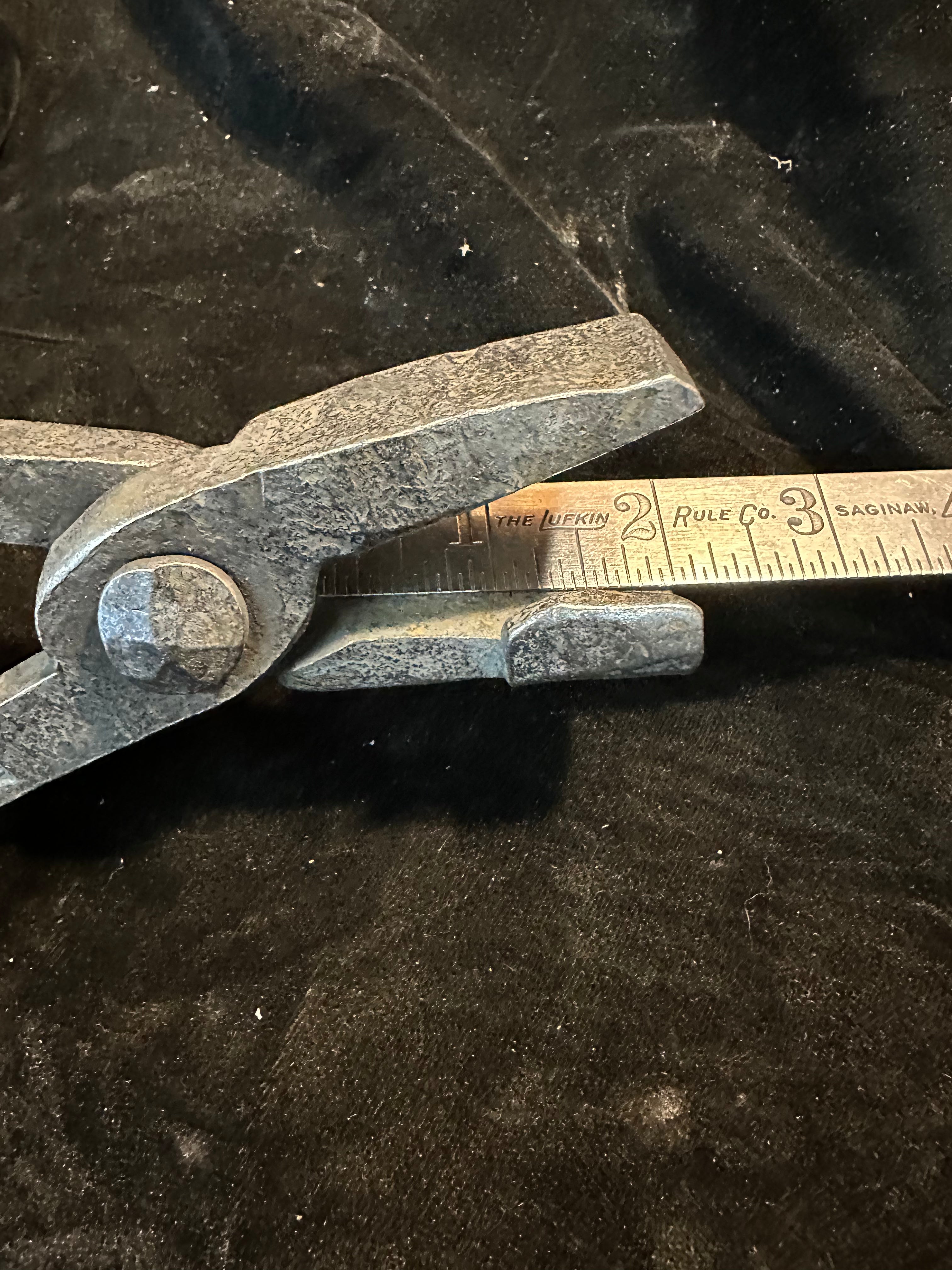 Box jaw tongs