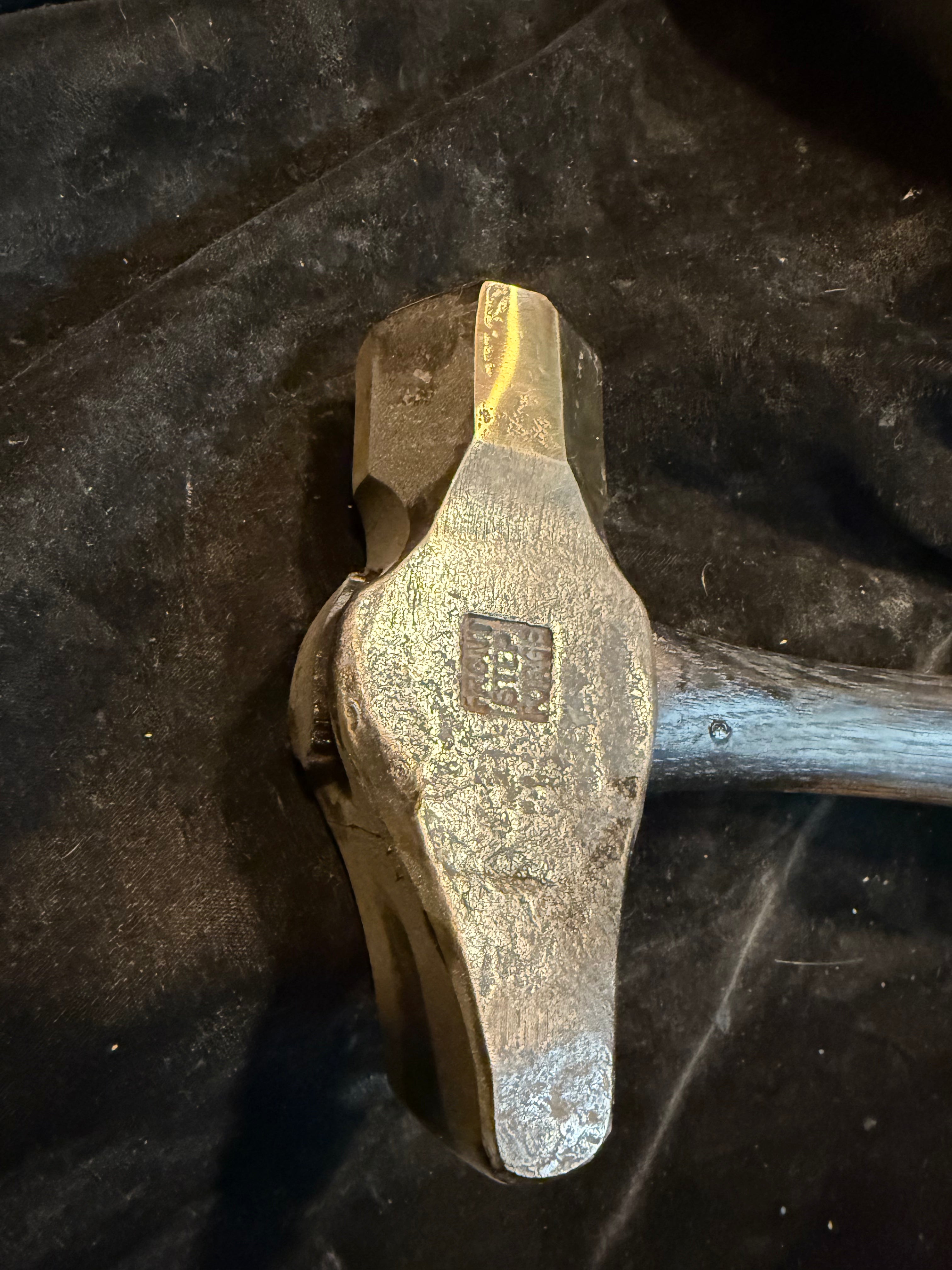 Diagonal face hammer