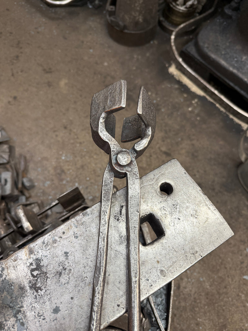 V Bit Tongs - Heritage grade