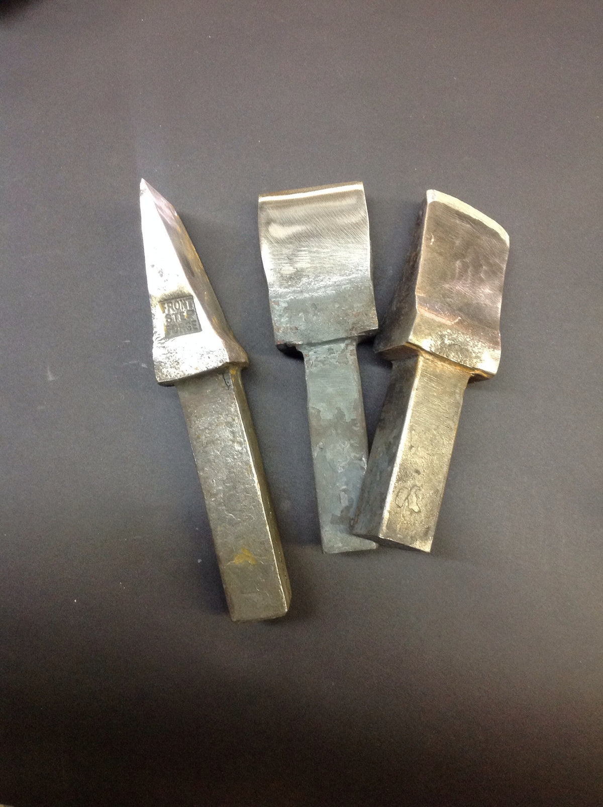 Blacksmiths hardy cut off tool