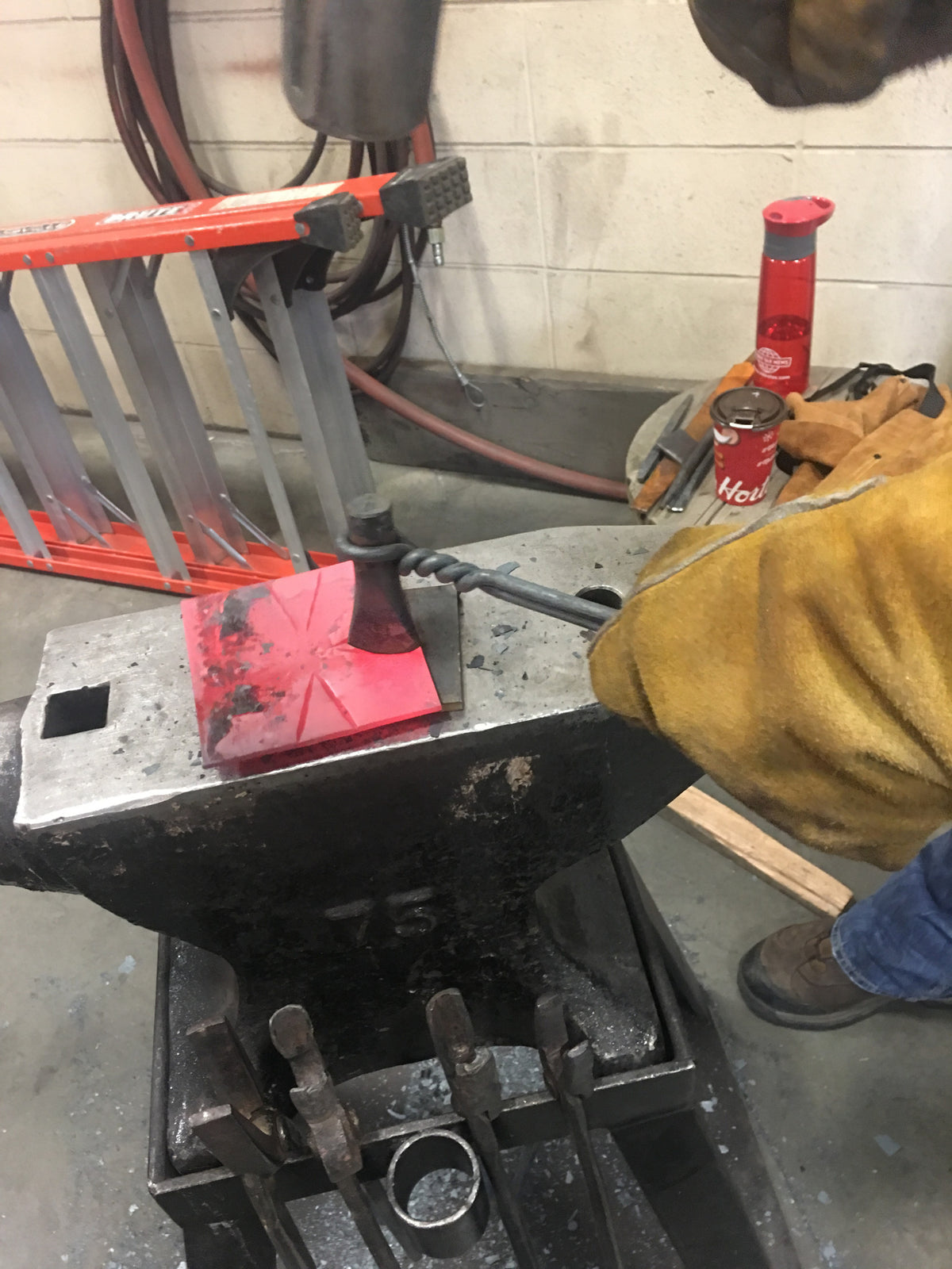 Hot cut: H-13 tool steel 11" long 3.5" x3/4" diameter hot work chisel