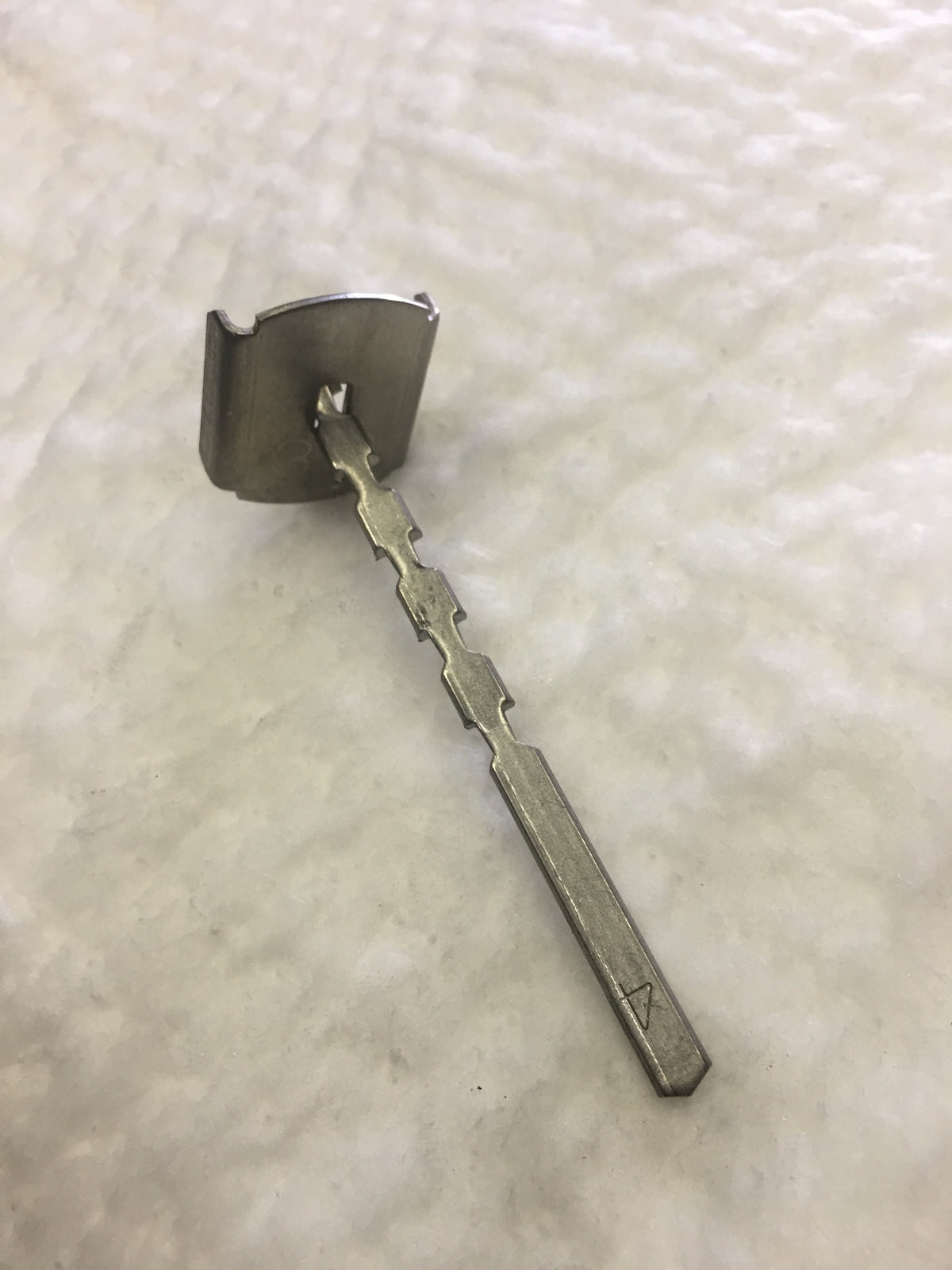 Refractory  Insulation retaining clip: high temp inconel