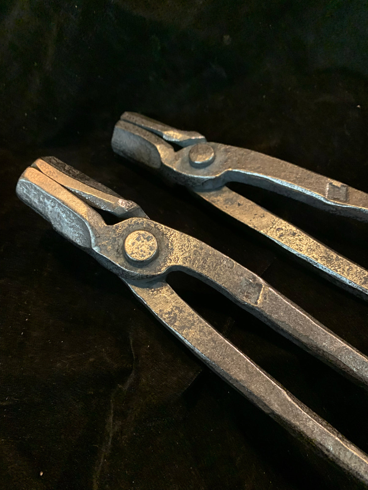 V Bit Tongs - Heritage grade