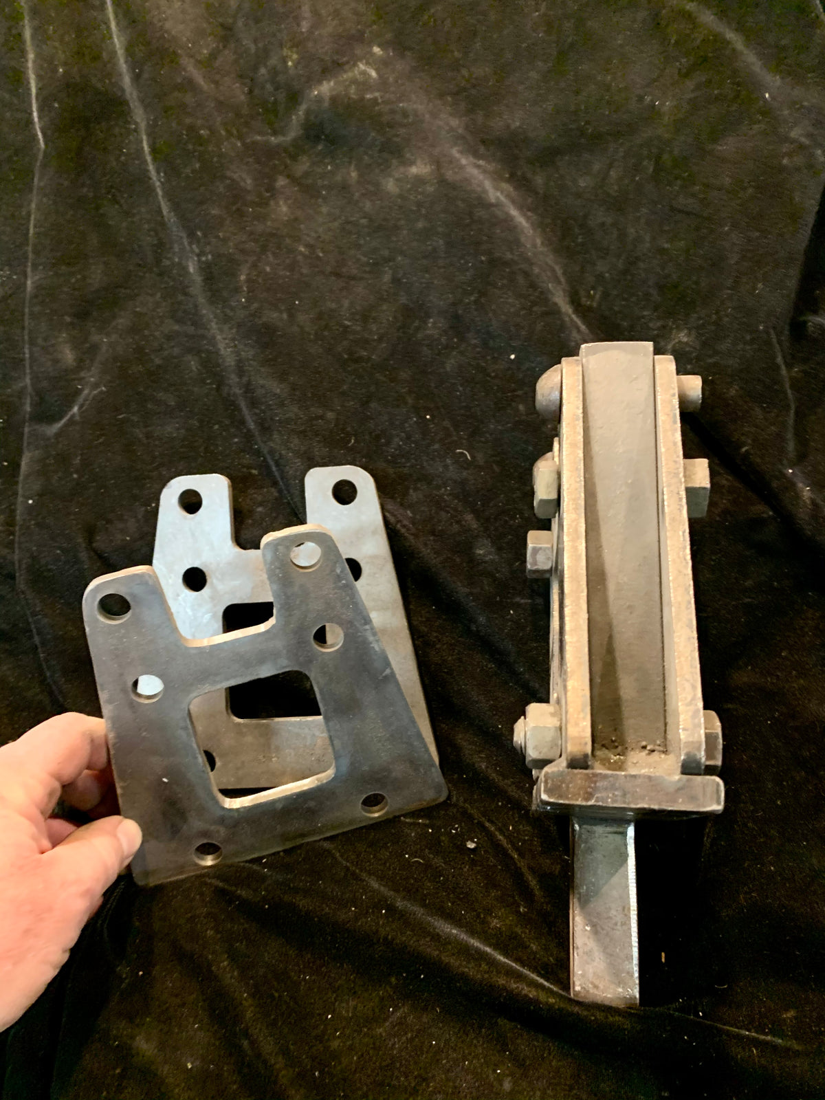 Guillotine fullering guides