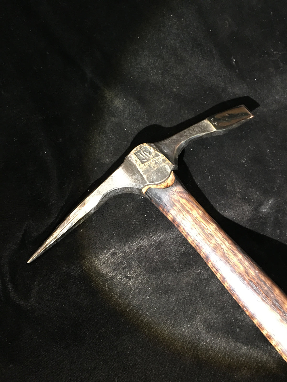 Chipping hammer